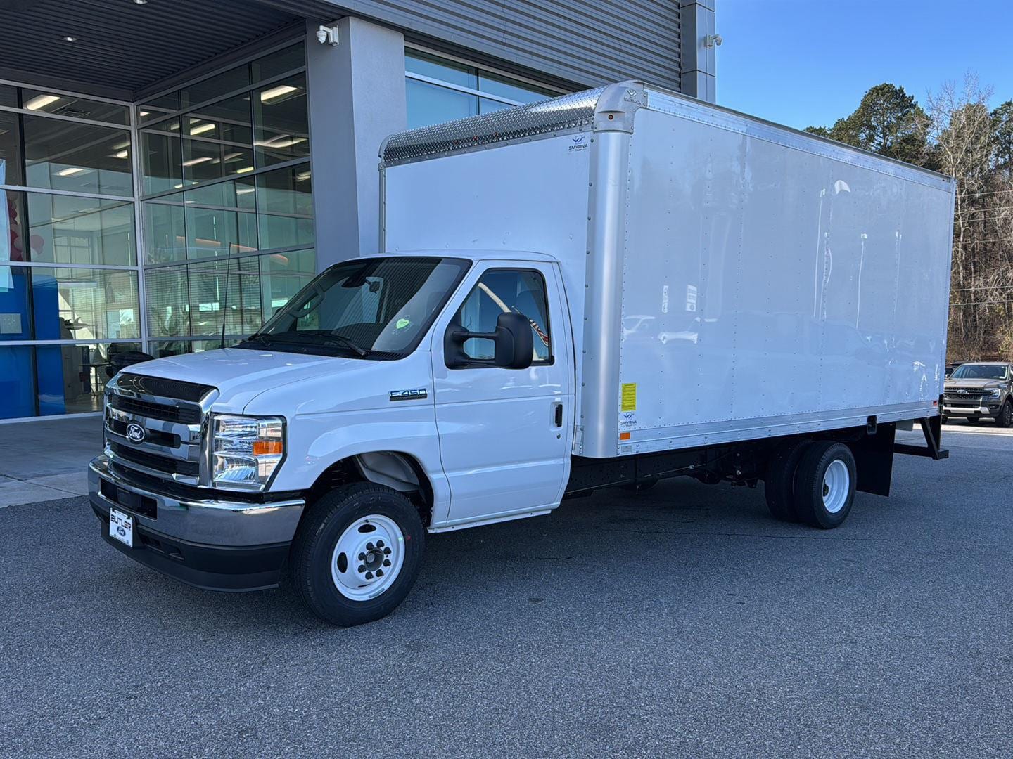 New 2026 Ford E-450 - photo 6