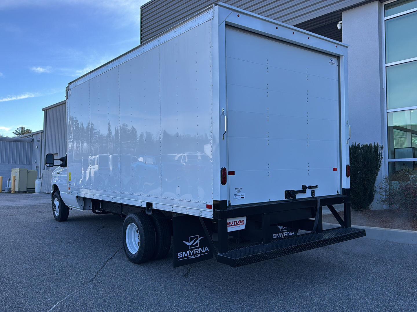 New 2026 Ford E-450 - photo 5