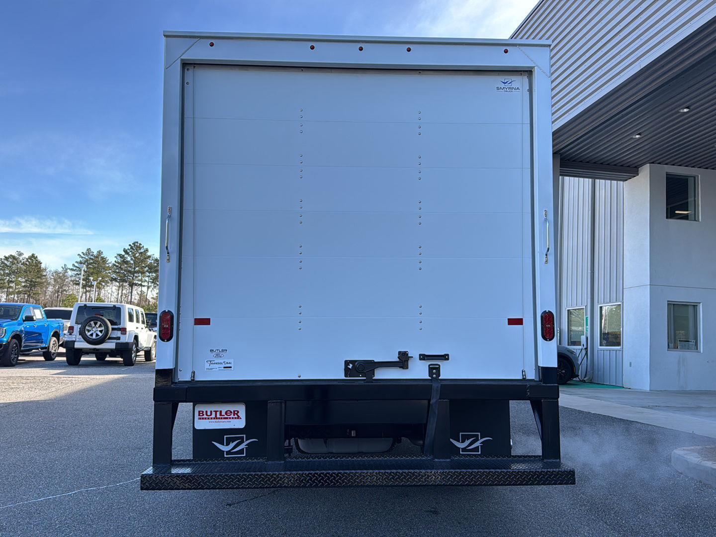 New 2026 Ford E-450 - photo 7