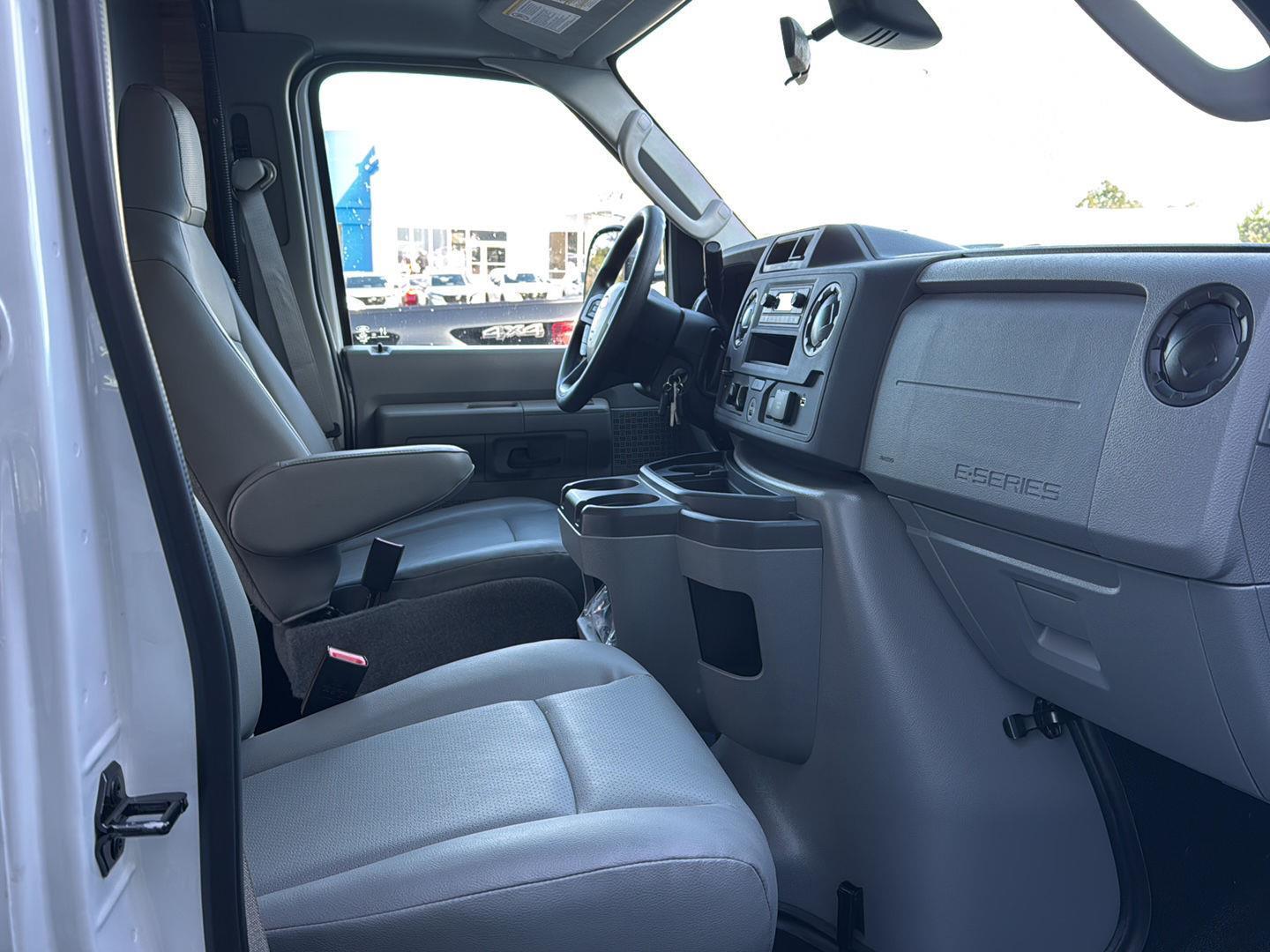 New 2026 Ford E-450 - photo 12