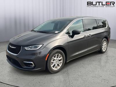 Used 2023 Chrysler Pacifica - photo 1