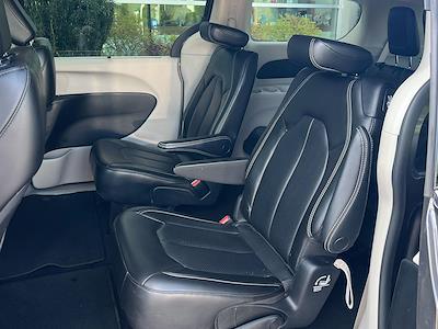 Used 2023 Chrysler Pacifica - photo 1