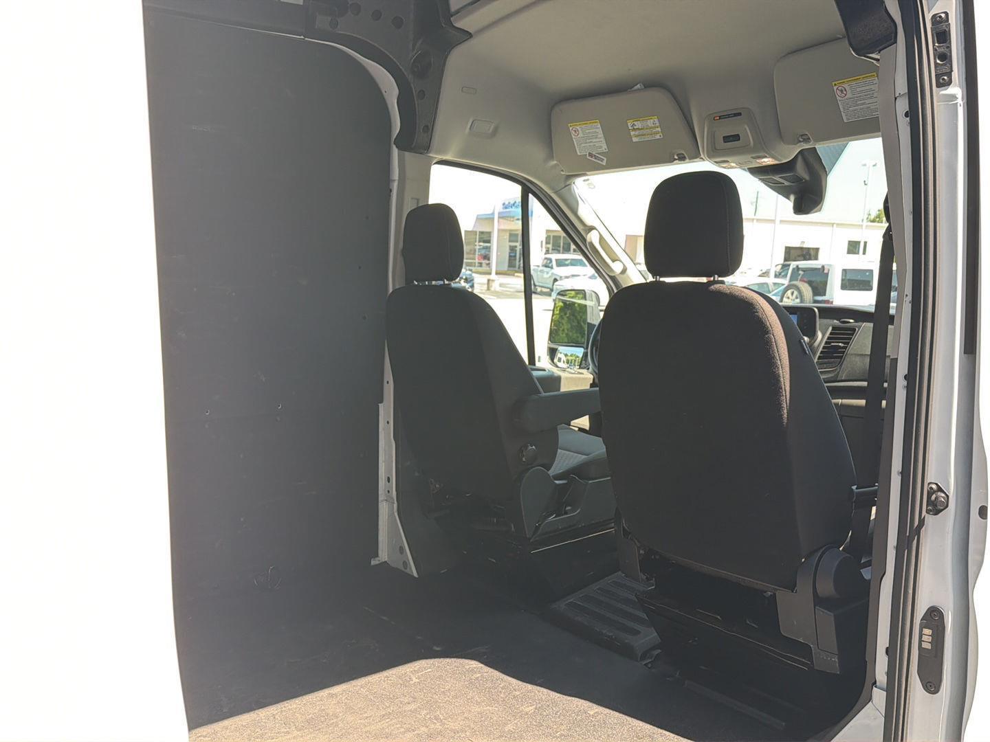 Used 2023 Ford Transit 150 - photo 5