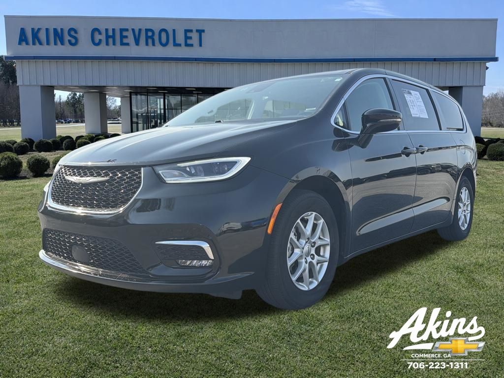 Used 2024 Chrysler Pacifica - photo 1