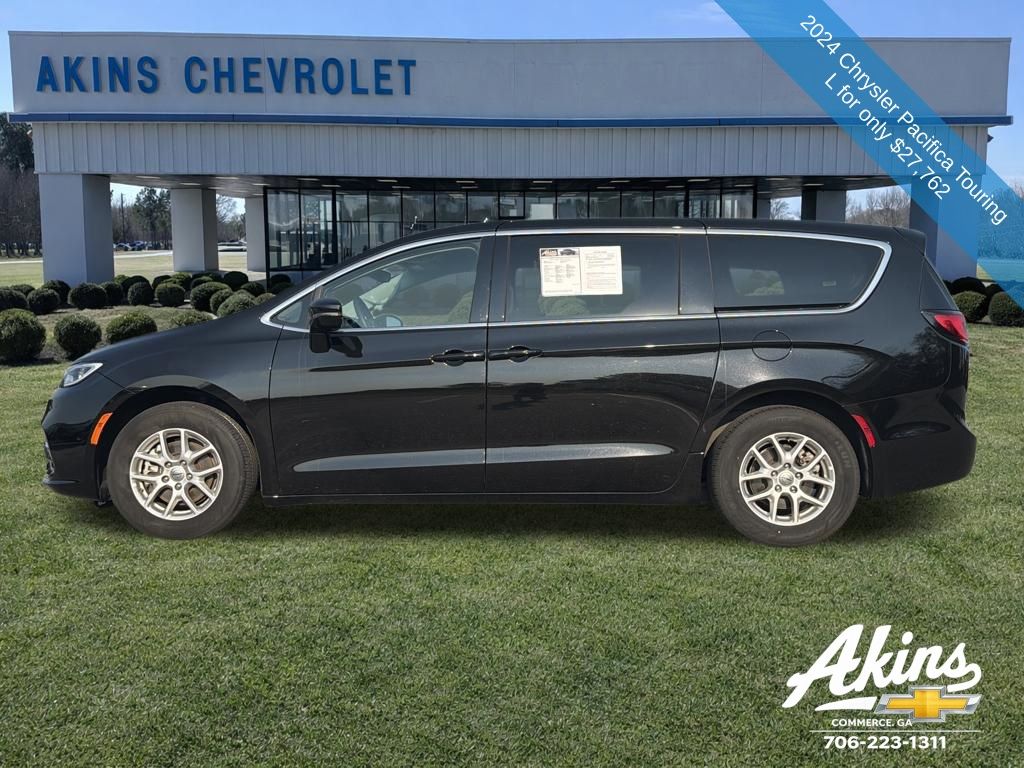 Used 2024 Chrysler Pacifica - photo 12