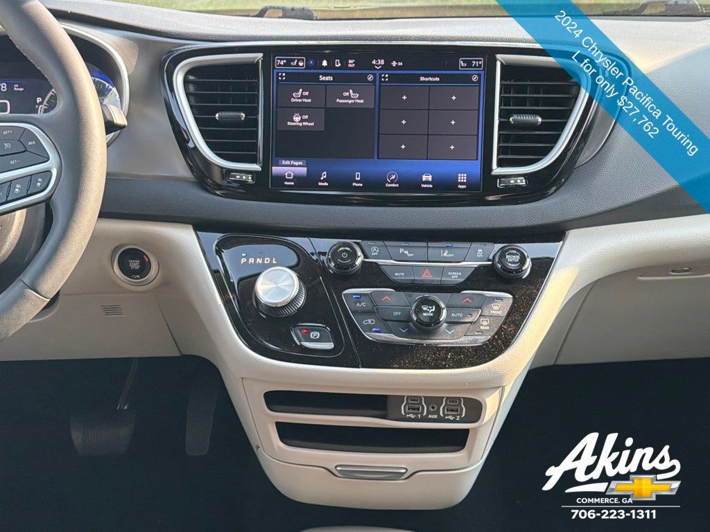 Used 2024 Chrysler Pacifica - photo 24