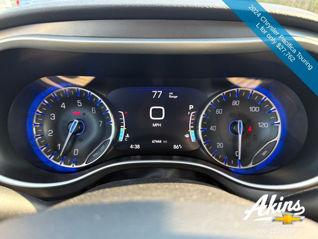 Used 2024 Chrysler Pacifica - photo 25