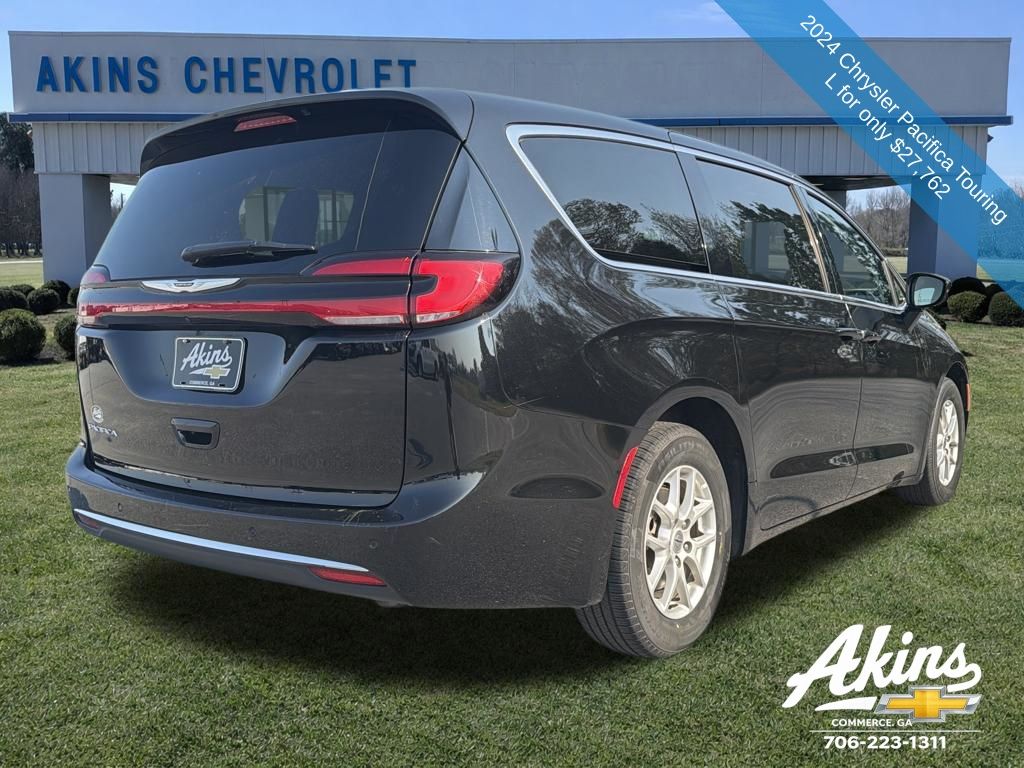 Used 2024 Chrysler Pacifica - photo 10