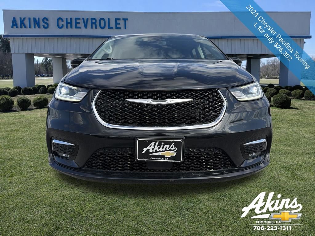 Used 2024 Chrysler Pacifica - photo 6