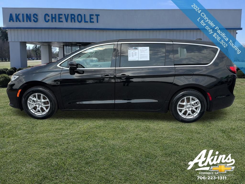 Used 2024 Chrysler Pacifica - photo 12