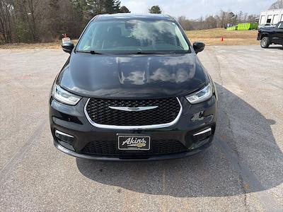 Used 2024 Chrysler Pacifica - photo 1