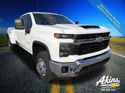 Used 2025 Chevrolet Silverado 3500 - photo 1