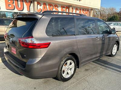 Used 2020 Toyota Sienna LE Minivan for sale #13075 - photo 2