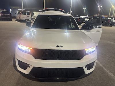 Used 2023 Jeep Grand Cherokee - photo 1