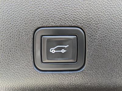 Used 2023 GMC Yukon XL - photo 1