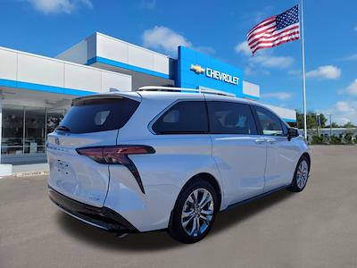 Used 2024 Toyota Sienna - photo 1