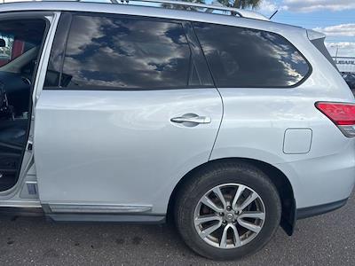 Used 2016 Nissan Pathfinder - photo 1