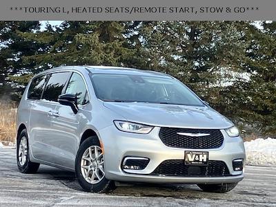 Used 2024 Chrysler Pacifica Touring L Minivan for sale #87930 - photo 1