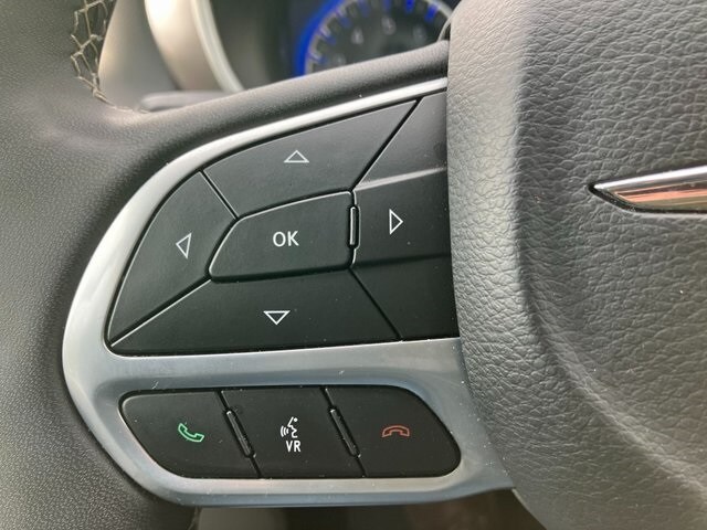 Used 2024 Chrysler Pacifica - photo 5