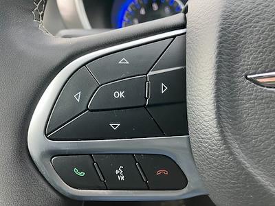 Used 2025 Chrysler Pacifica Select Minivan for sale #87940 - photo 2