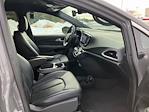 Used 2025 Chrysler Pacifica Select Minivan for sale #87940 - photo 15