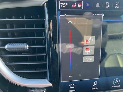 Used 2023 Chrysler Pacifica Touring L Minivan for sale #87950 - photo 1