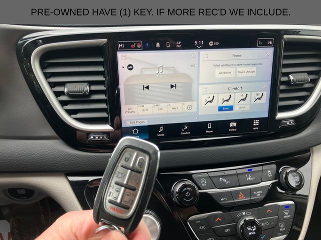 Used 2023 Chrysler Pacifica - photo 5