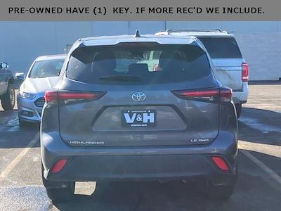 Used 2024 Toyota Highlander - photo 1