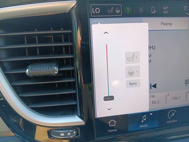 Used 2024 Chrysler Pacifica - photo 6