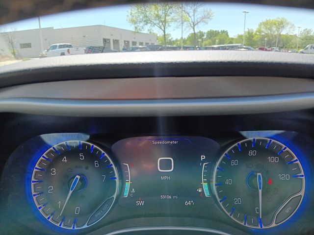 Used 2024 Chrysler Pacifica - photo 8