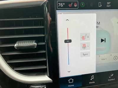 Used 2024 Chrysler Pacifica - photo 1