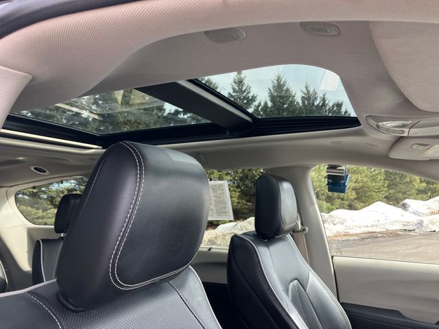 Used 2024 Chrysler Pacifica - photo 6