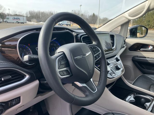 Used 2024 Chrysler Pacifica - photo 12