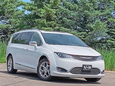 2018 Chrysler Pacifica FWD Minivan for sale #87995A - photo 1