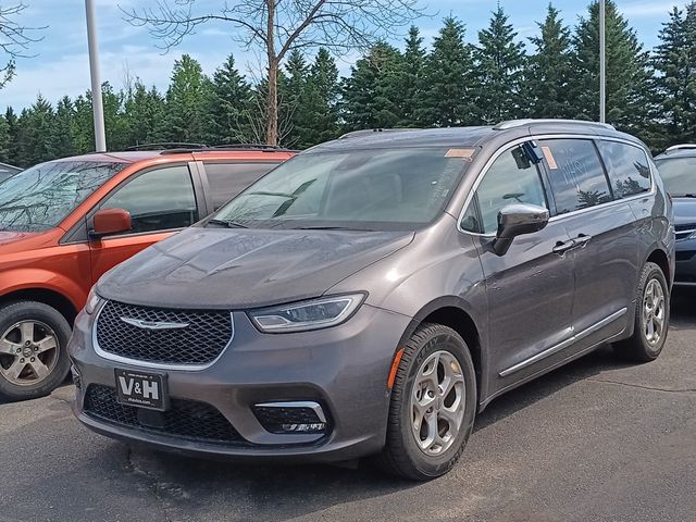 Used 2021 Chrysler Pacifica - photo 2