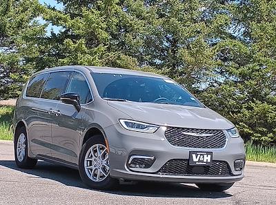 2025 Chrysler Pacifica FWD Minivan for sale #88029 - photo 1