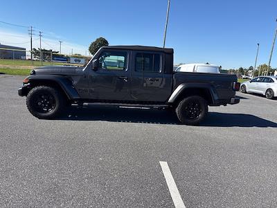 2021 Jeep Gladiator Crew Cab 4WD Pickup for sale #L525725 - photo 2