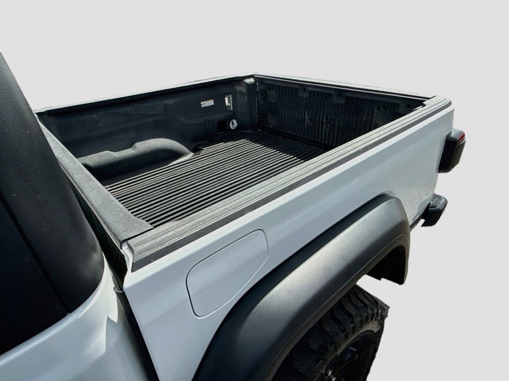 Used 2021 Jeep Gladiator - photo 23