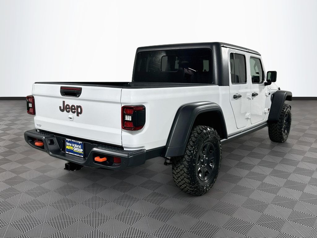 Used 2021 Jeep Gladiator - photo 2