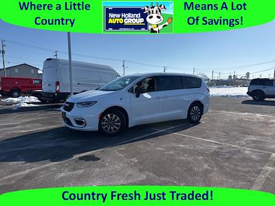 Used 2024 Chrysler Pacifica - photo 1