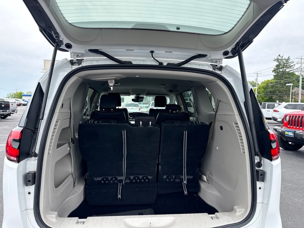 Used 2024 Chrysler Pacifica - photo 8