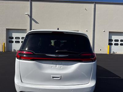 2025 Chrysler Pacifica FWD Minivan for sale #R585622 - photo 2