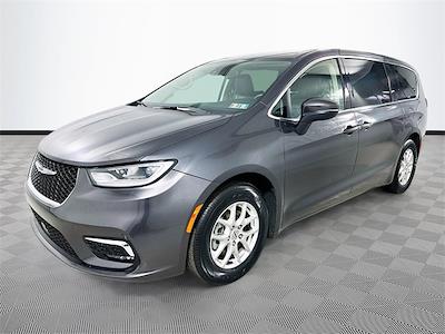 Used 2023 Chrysler Pacifica Touring L Minivan for sale #R596891 - photo 2
