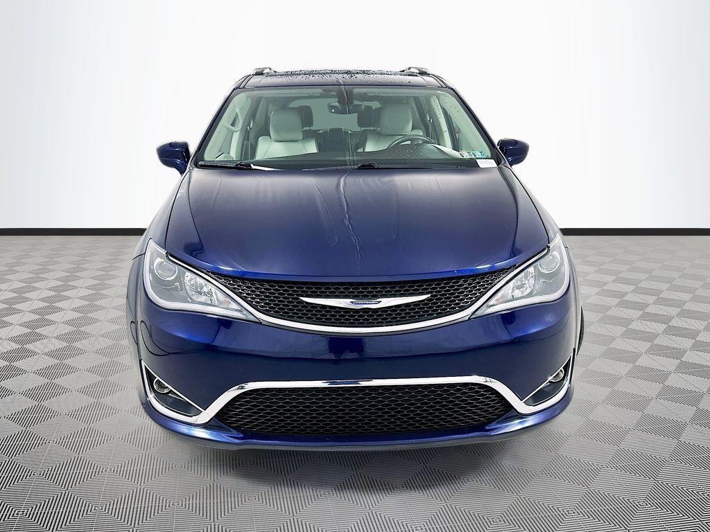 Used 2017 Chrysler Pacifica - photo 2