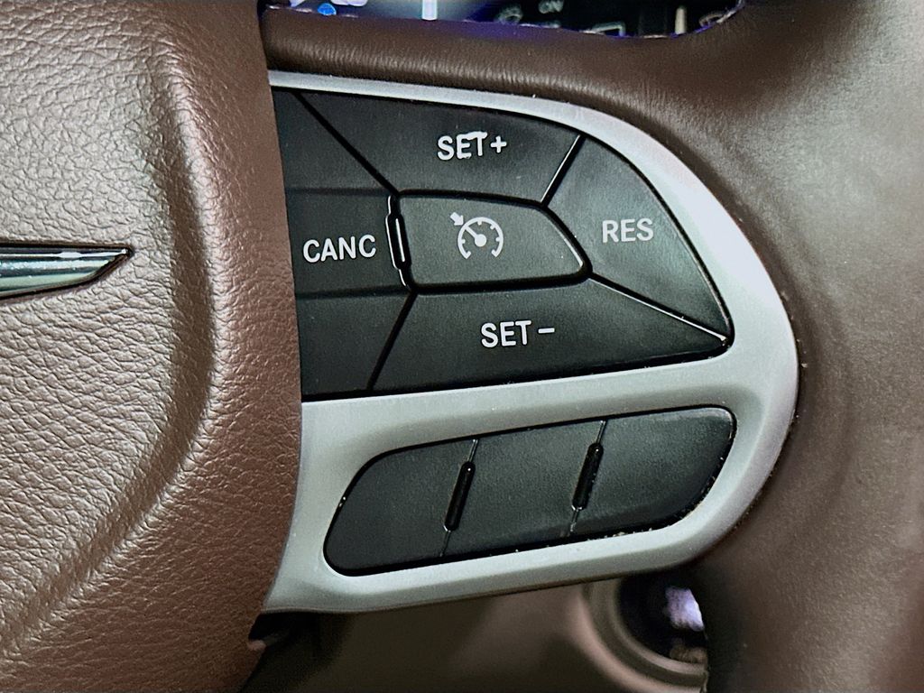Used 2017 Chrysler Pacifica - photo 22