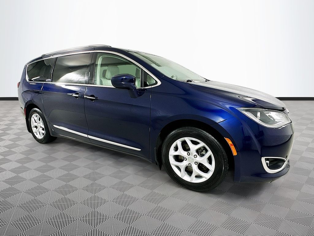 Used 2017 Chrysler Pacifica - photo 10
