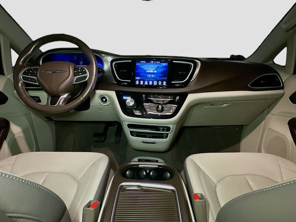 Used 2017 Chrysler Pacifica - photo 11