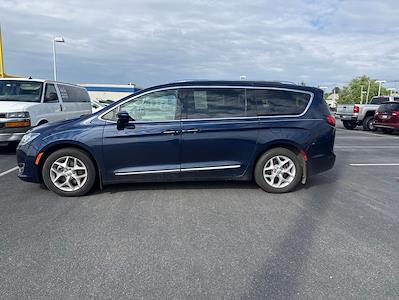 2017 Chrysler Pacifica FWD Minivan for sale #R708471 - photo 2
