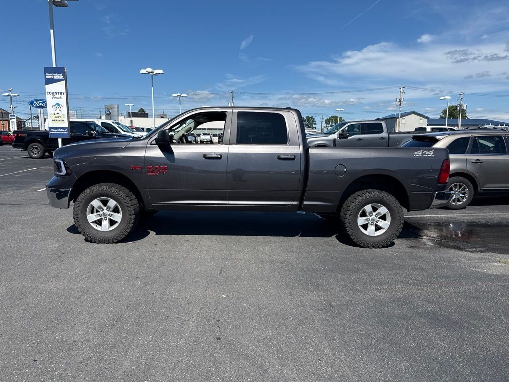 Used 2019 Ram 1500 SLT Crew Cab - photo 3