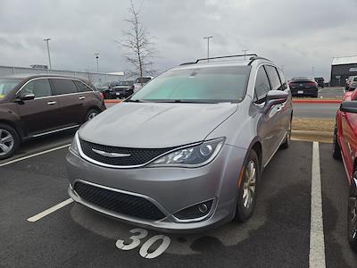 Used 2017 Chrysler Pacifica - photo 1
